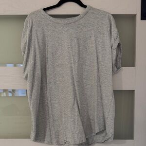 Ava & Viv Light Gray Short Sleeve Tee